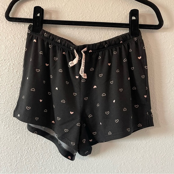 Nine West Pajama Set PJs Pink Top Black Heart Print Shorts Sleepwear Size Small - Picture 6 of 7